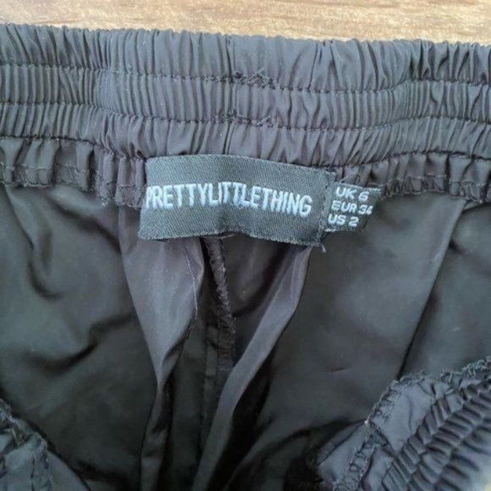 PRETTYLITTLETHING Cargo Utility Windbreaker Pants in Black Olive green Sz 2 NWOT - Picture 6 of 11